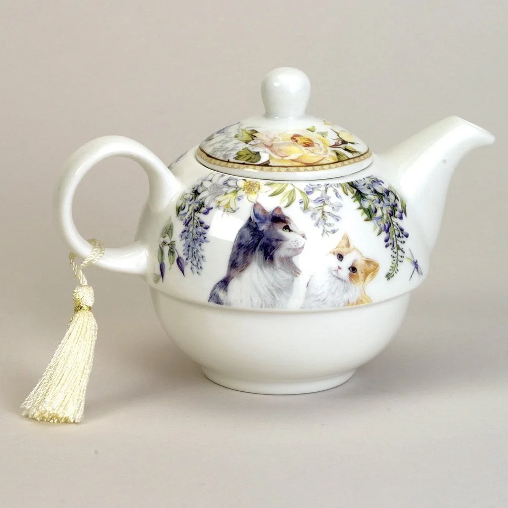 Bits and Pieces Porcelain Adorable Single Serving Kitty Tea Set.